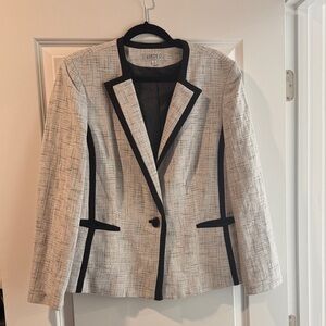 Kasper Women's Textured Cream and Black Blazer